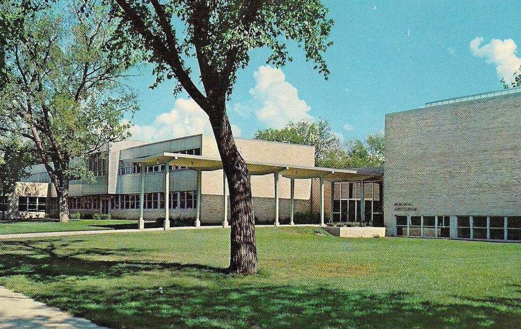 vintage postcard of Peace Memorial Auditorium